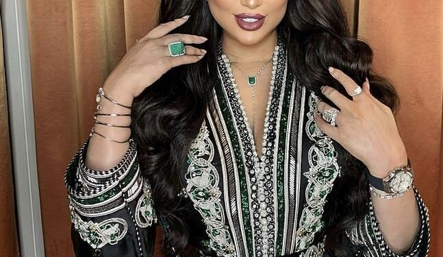 Art du caftan” يكرم دنيا بطمة كأجمل صوت مغربي عربي لعام2022