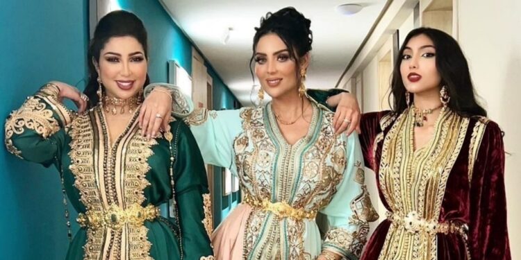 إيمان بطمة تهنئ شقيقاتها بهذه المناسبة المهمة ..