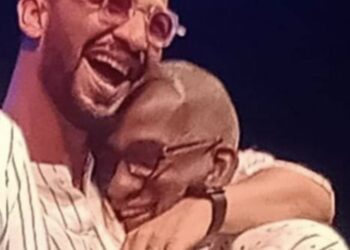 مهدي فولان يهنئ والده بمناسبة تتويجه بجائزة أحسن ممثل بمهرجان مكناس