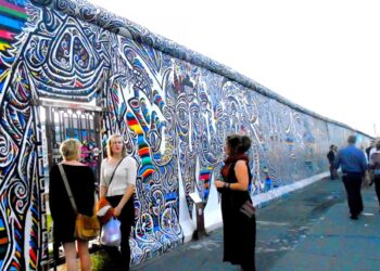 لوحات عملاقة في مونتريال ضمن مهرجان للرسم الجداري