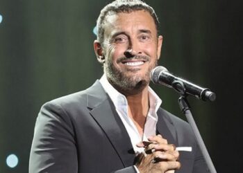 بعد غياب دام أكثر من سنة..كاظم الساهر يعود للغناء من مصر