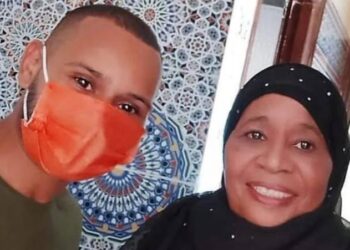 بعد خصام دام أشهر.. محمد الريفي يعلن عن صلحه مع والدته