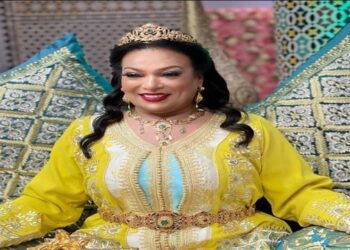 برفقة أصدقائها الفنانين بشرى أهريش تحتفل بعيد ميلادها فوق العمارية