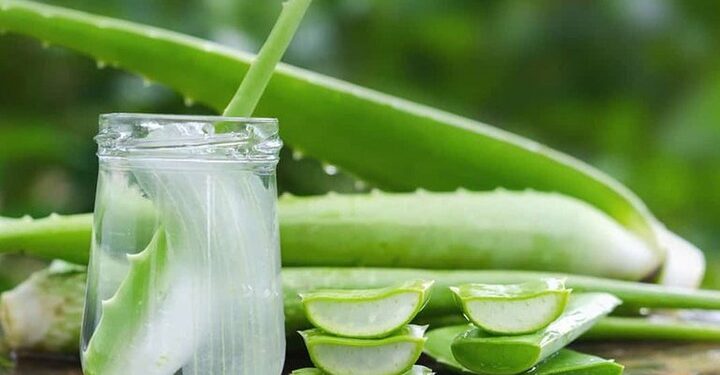 إليكي أحسن طريقة لاستخدام جل الصبار للهالات السوداء