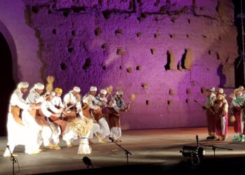 استعراض غني بالألوان في المهرجان الوطني للفنون الشعبية