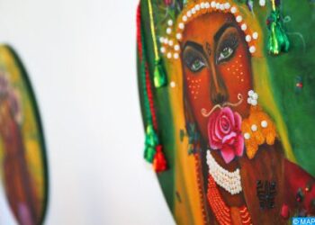 السمفونية الأولى” .. رحلة في أحلام فنانة تبحث عن المعنى