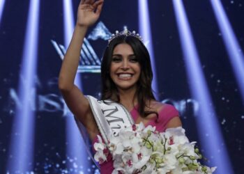 ياسمينا زيتون أول ملكة لجمال لبنان منذ أربع سنوات