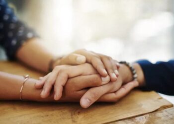 التراجع العاطفي.. لمذا تتبلد مشاعر البعض و هل من علاج ؟