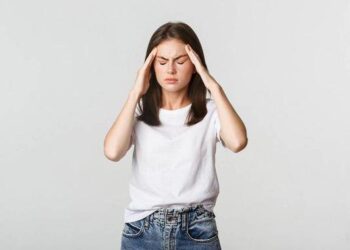 أسباب الصداع خلال الدور الشهرية و الحلول العلاجية..