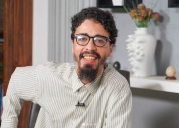 بينما هي على الفراش المرض..هاشم البسطاوي يطالب خديجة البيضاوية بالتوبة و المغفرة