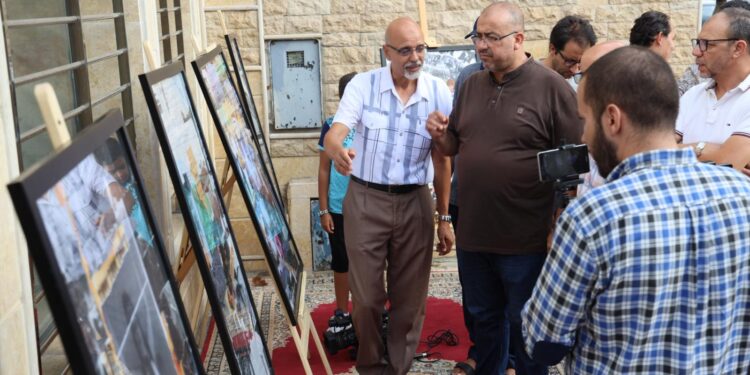 افتتاح معرض “زقاق الألوان” لمراد بنكيران