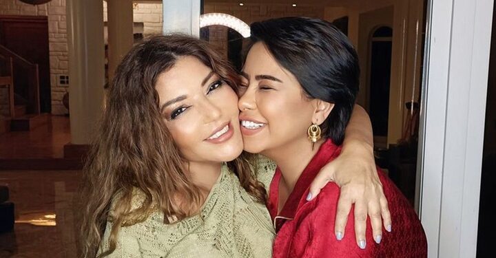 عقب الأزمة التي تمر منها.. سميرة سعيد توجه رسالة لشرين عبد الوهاب