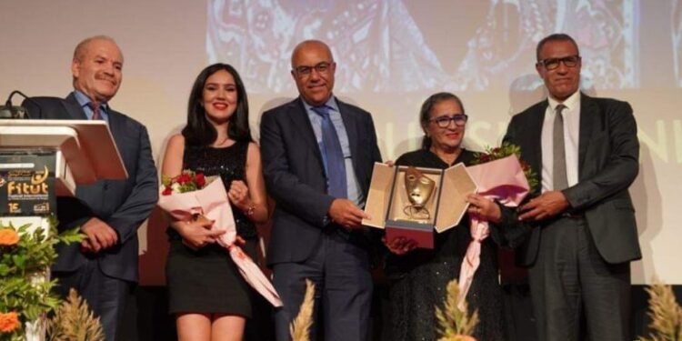 تتوبج مسرحية “غشية ” بالجائزة الكبرى للمهرجان الدولي للمسرح الجامعي