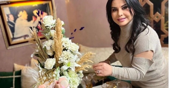 لطيفة رأفت تحتفل بعيد ميلادها ال57 و كأنها في العشرينات