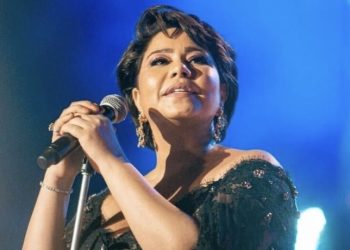 الفنانة شيرين عبد الوهاب تغادر المستشفى و تعود لمنزلها