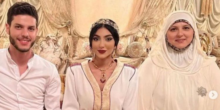 إيمان بطمة توجه كلام مؤثر لحماتها “الله يعطيكم بحالها”/ مساندتها لأختها دنيا/ سبب قوة الشخصية/موعد زفافها/ حبها للأسود