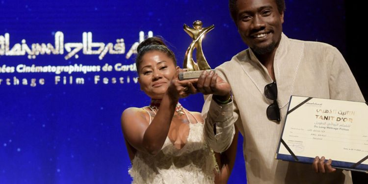 الفيلم التنزاني “الثوار” يتوج بالجائزة الكبرى  لأيام قرطاج السينمائية