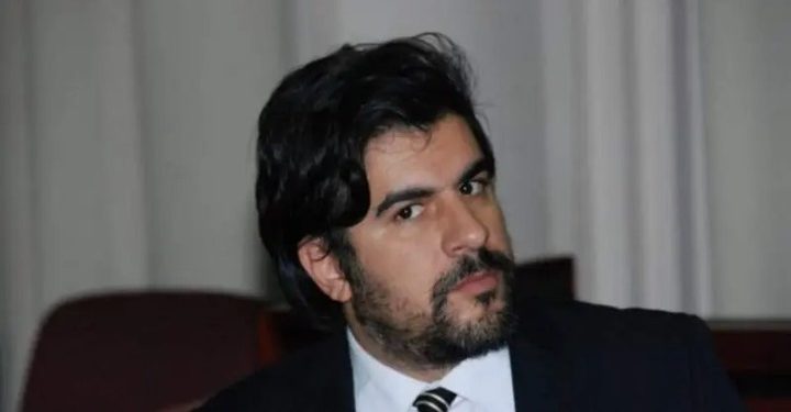 بعد وفاة والده.. هكذا عبر ياسين أحجام عن حزنه