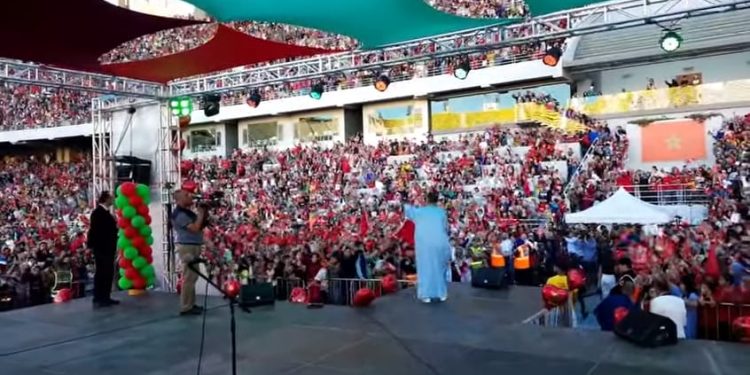 طنجة تلتحف الأحمر والأخضر في ذكرى المسيرة الخضراء بحضور الآلاف من الأطفال