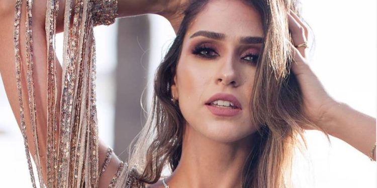 غيثة بنحيون تصدم جمهورها بصورة جريئة بالمايو.. (صورة)