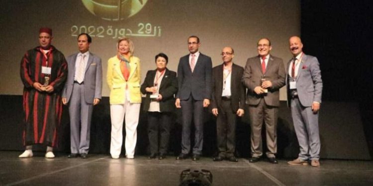 تتويج المسرحية المغربية “بيرندا ”  بمهرجان الأردن المسرحي