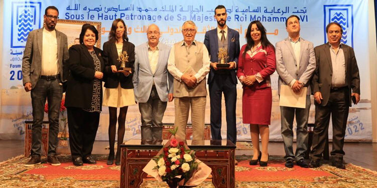 موسم اصيلة … تقديم الشاعرين الفائزين بجائزة ” بلند الحيدري للشعراء العرب الشباب “