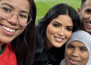 المذيعة المغربية هند بومشمر لعائلة حكيمي : “أجمل عطاياك يا رحمان “