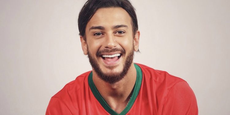 حصري..سعد المجرد يستعد للغناء بملعب البيت في مباراة المغرب ضد فرنسا