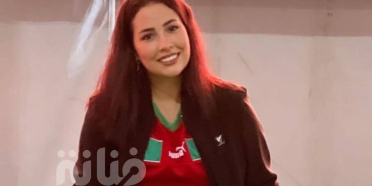 مؤثر.. الفنانة ابتسام العروسي تذرف الدموع لحظة فوز المنتخب المغربي (فيديو)