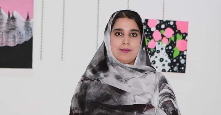 معرض تشكيلي للفنانة نجاة داود