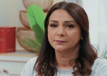 بالدموع..جميلة الهوني تخرج عن صمتها و تكشف عن معاناتها مع طليقها أمين الناجي