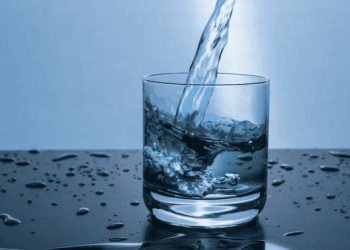 دراسة تكشف الرابط بين شرب الماء و الشيخوخة