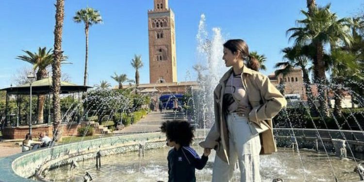 بعد ضجة خلافهما.. زوجة حكيمي في زيارة عائلية لمدينة مراكش
