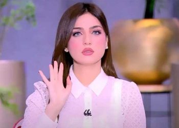 ياسمين عز تنفي شائعة خطوبتها