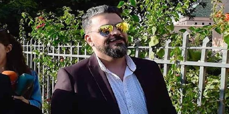 محمد الترك يقطر الشمع من جديد