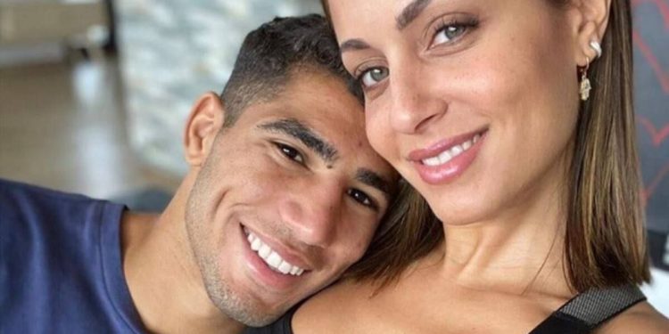 زوجة حكيمي تدعو إلى التبرع لصالح أطفال تركيا وسوريا