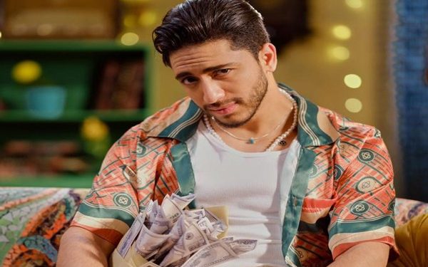 مهدي فاضيلي ينافس بقوة بأغنية “مريش”