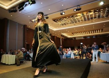 القفطان المغربي يتألق  بإسطنبول