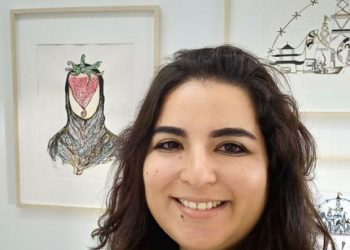 معرض “سفر بين الضفتين”  للتشكيلية سمية الريسوني
