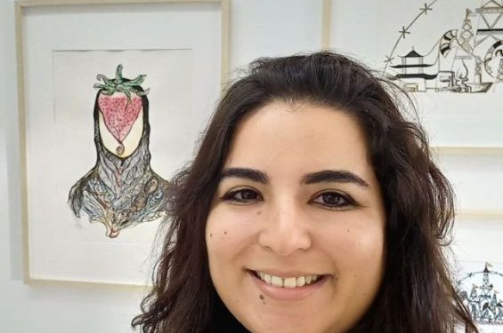معرض “سفر بين الضفتين”  للتشكيلية سمية الريسوني