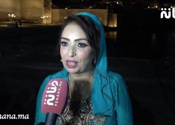 تحيحيت تعبر عن فرحتها بسبب تجاوب جمهور مهرجان “راب افريك” مع أغانيها وتوجه رسالة بالأمازيغية لمحبيها (فيديو)