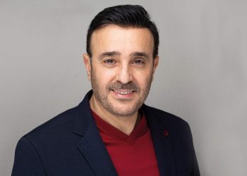 صابر الرباعي يعانق الإبداع في اختتام مهرجان صفاقس