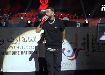 المغني Dystinct يشعل منصة مهرجان إفران بأغنية “أنا شفتك” والجمهور يتفاعل معه بحرارة