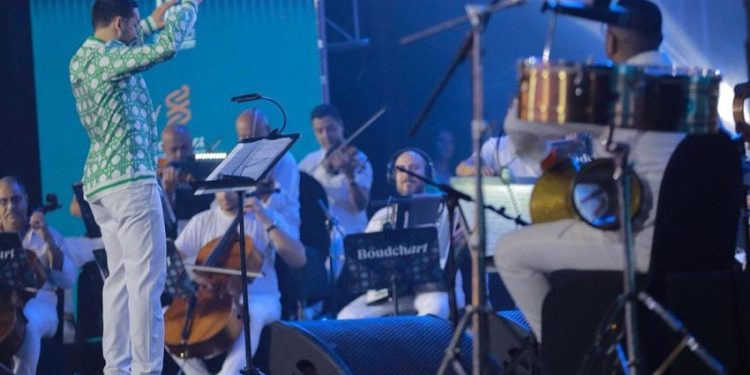 مصر..المايسترو المغربي أمين بودشار يحلق بجمهور مهرجان العلمين في سماء الطرب العربي الاصيل