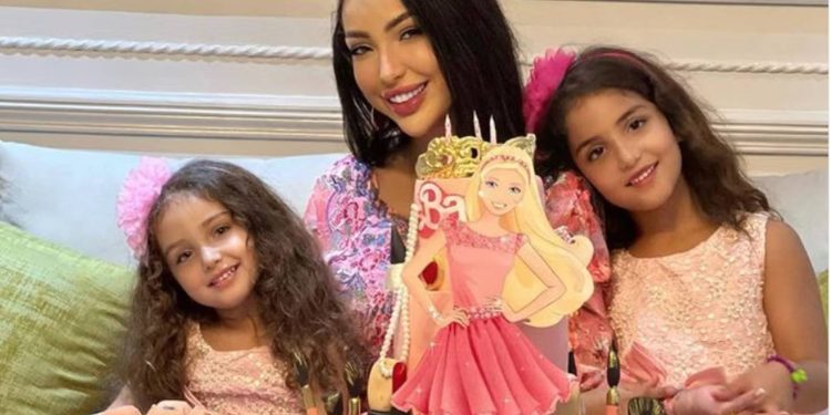ابنة دنيا  بطمة تلفت الأنظار بجمالها