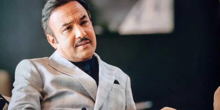 رشيد الوالي يحلق بـ “الطابع” في سماء مدينة فاس