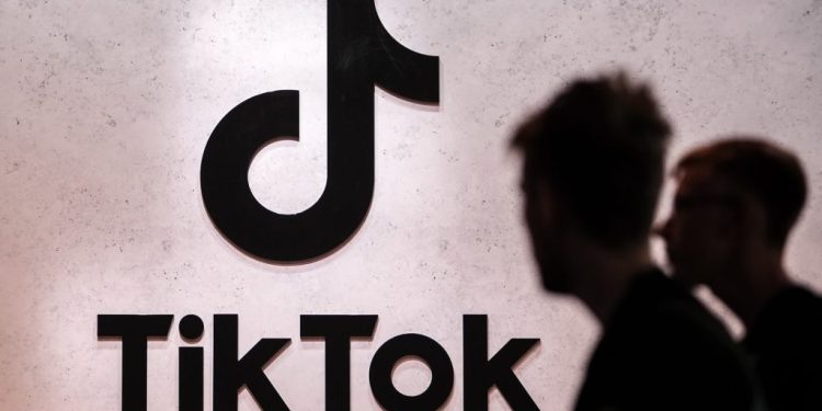 كيف تصبح مشهورا على تطبيق تيك توك في وقت قصير ؟
