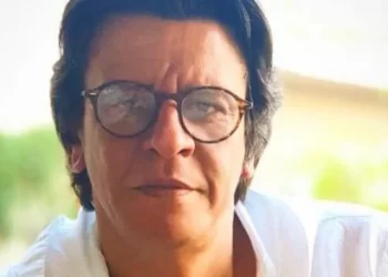 بكلمات مؤثرة٠٠ رشيد الإدريسي يحن إلى والده المتوفى (صورة)