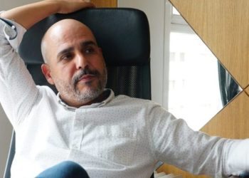 رضوان الرمضاني يدافع عن لطيفة رأفت بخصوص علاقتها بإسكوبار الصحراء: “ماشي شغلكم٠٠خليوها عليكم”