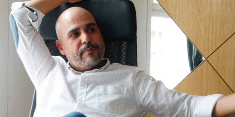 رضوان الرمضاني يدافع عن لطيفة رأفت بخصوص علاقتها بإسكوبار الصحراء: “ماشي شغلكم٠٠خليوها عليكم”
